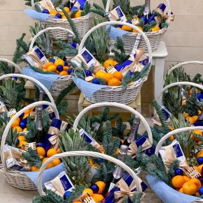 Корзина со сладостями "Новогодний Корпоратив"